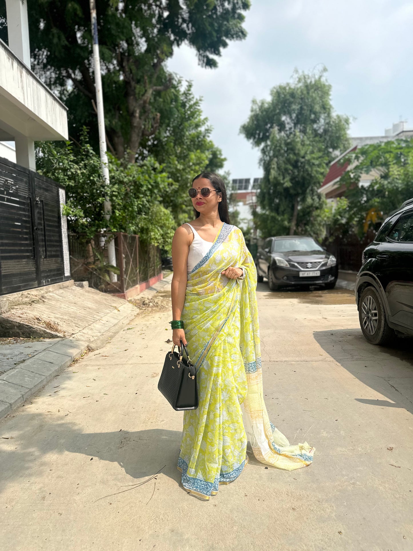 Hibiscus Flowy Chiffon Saree