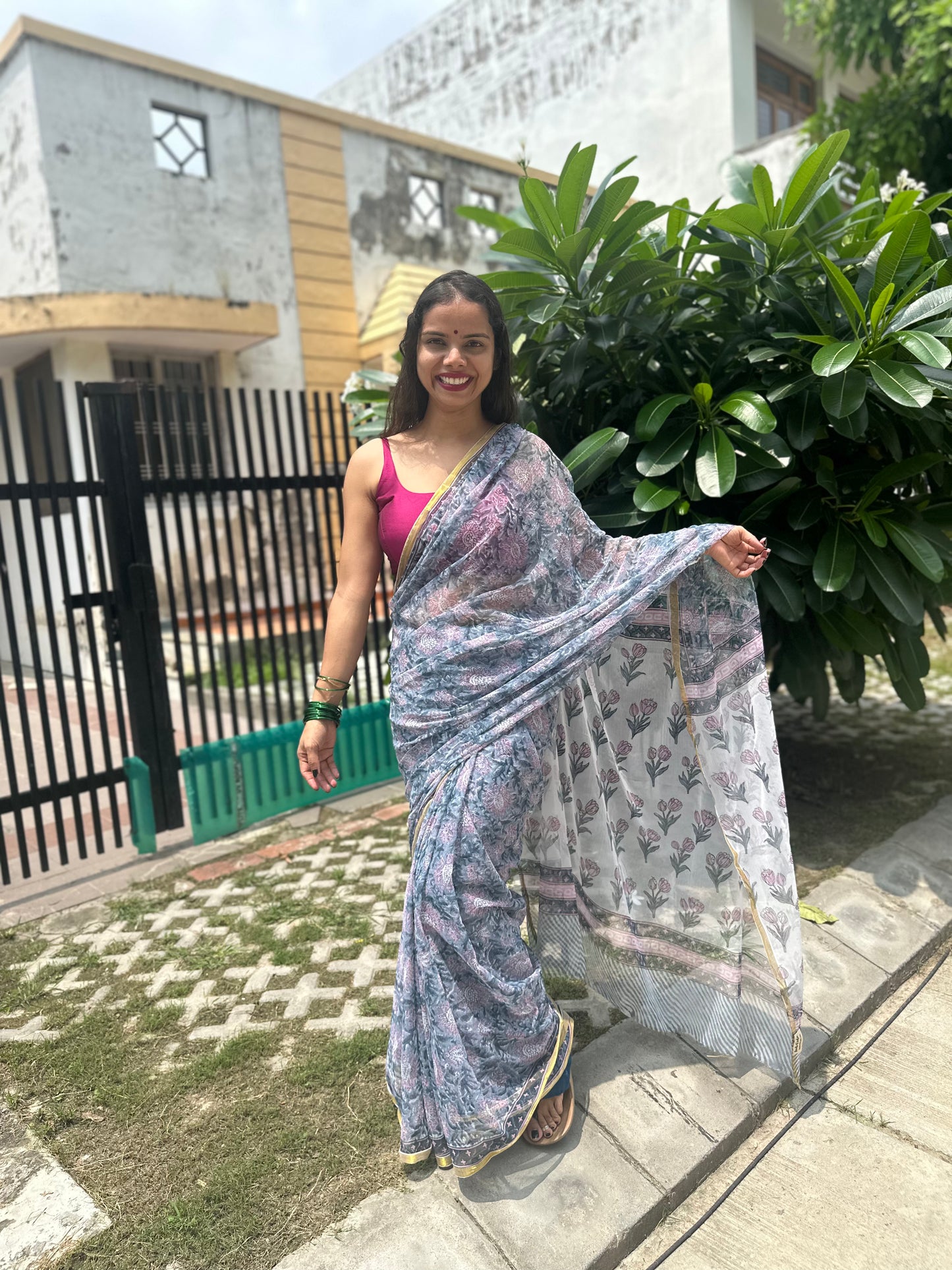 Florina Flowy Chiffon Saree