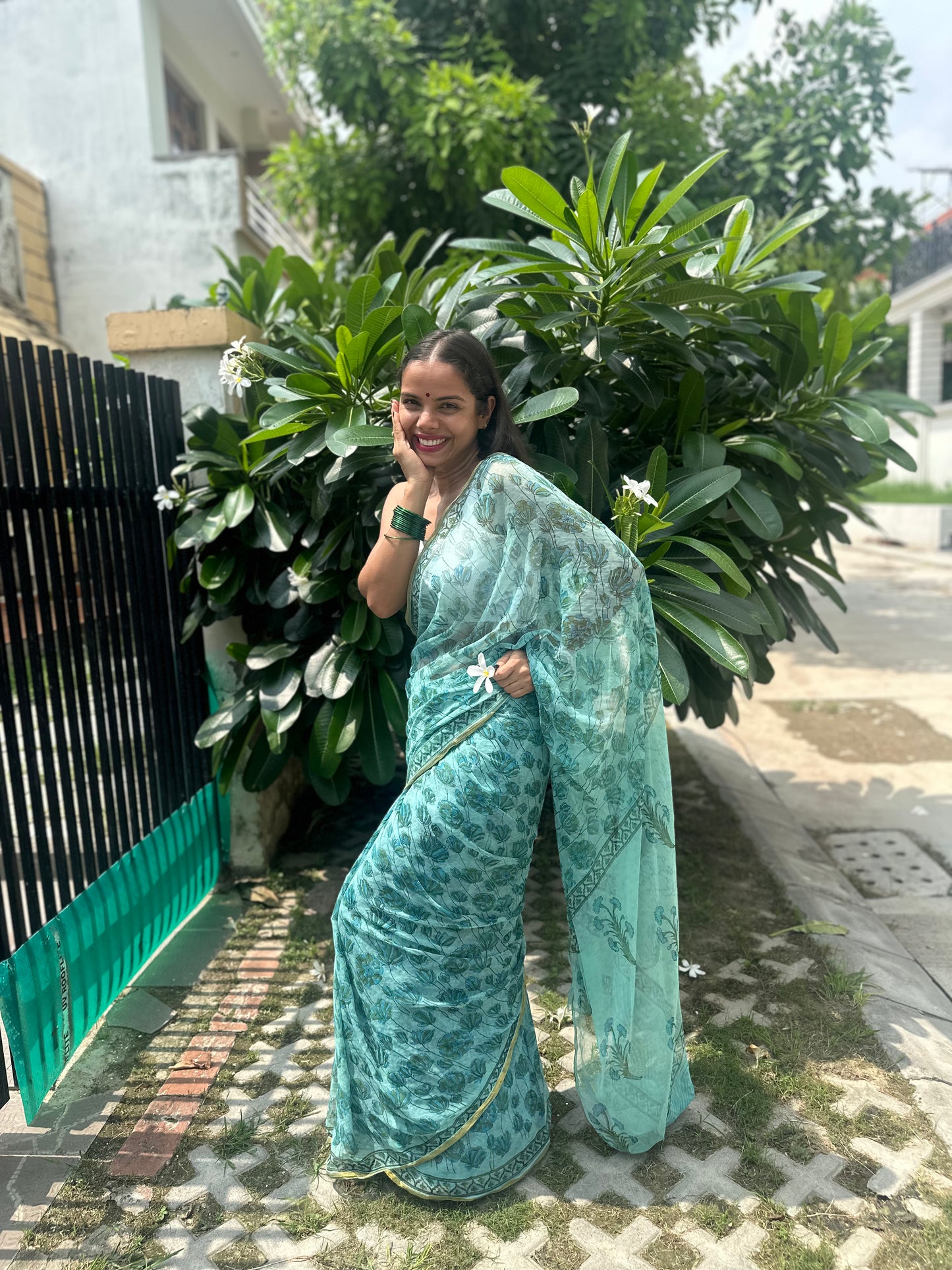 Magnolia Flowy Chiffon Saree