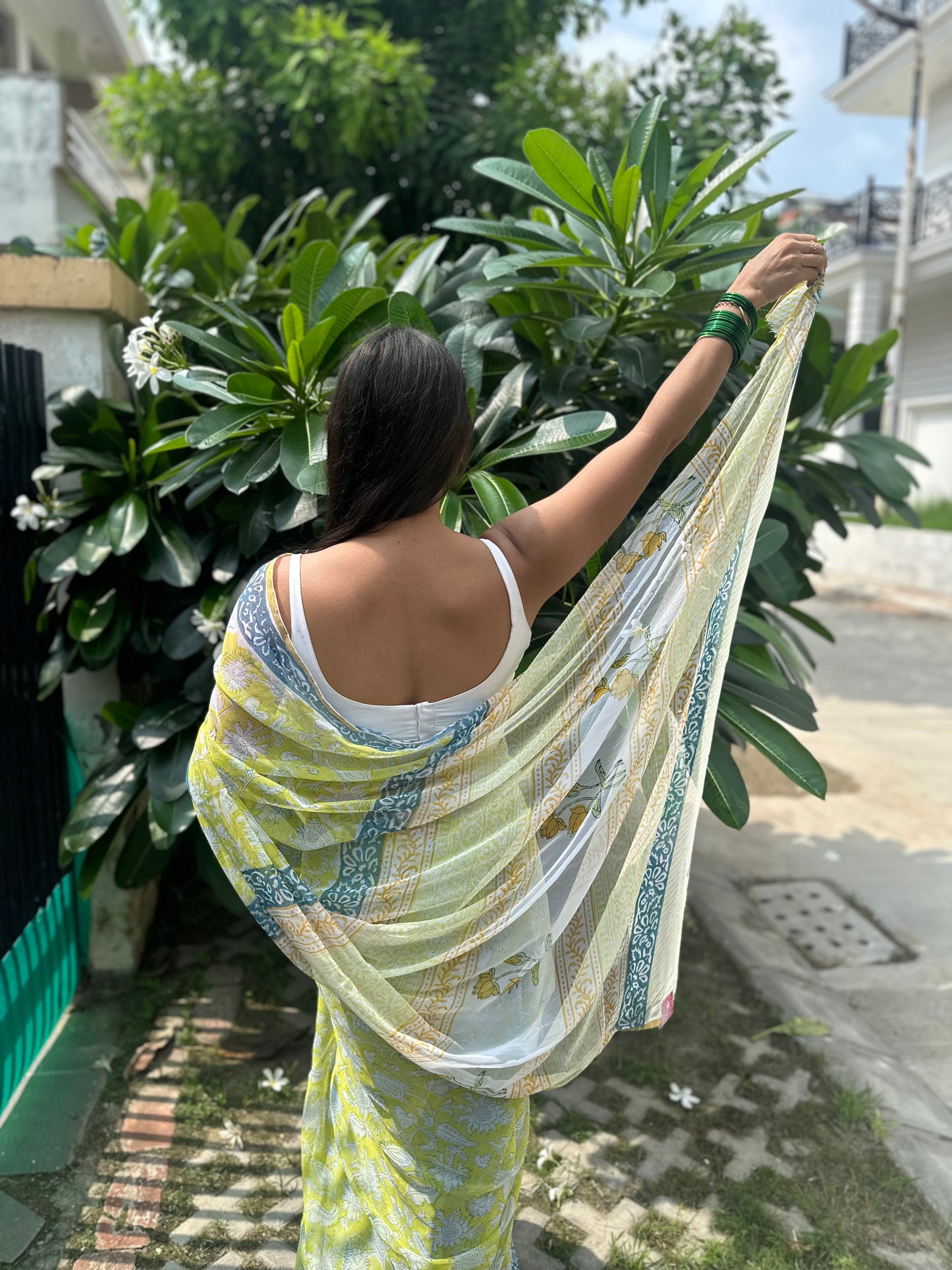 Hibiscus Flowy Chiffon Saree