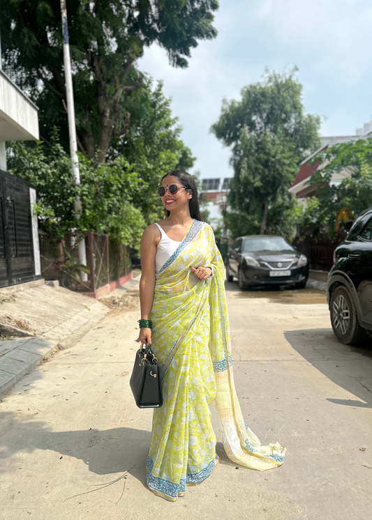Hibiscus Flowy Chiffon Saree