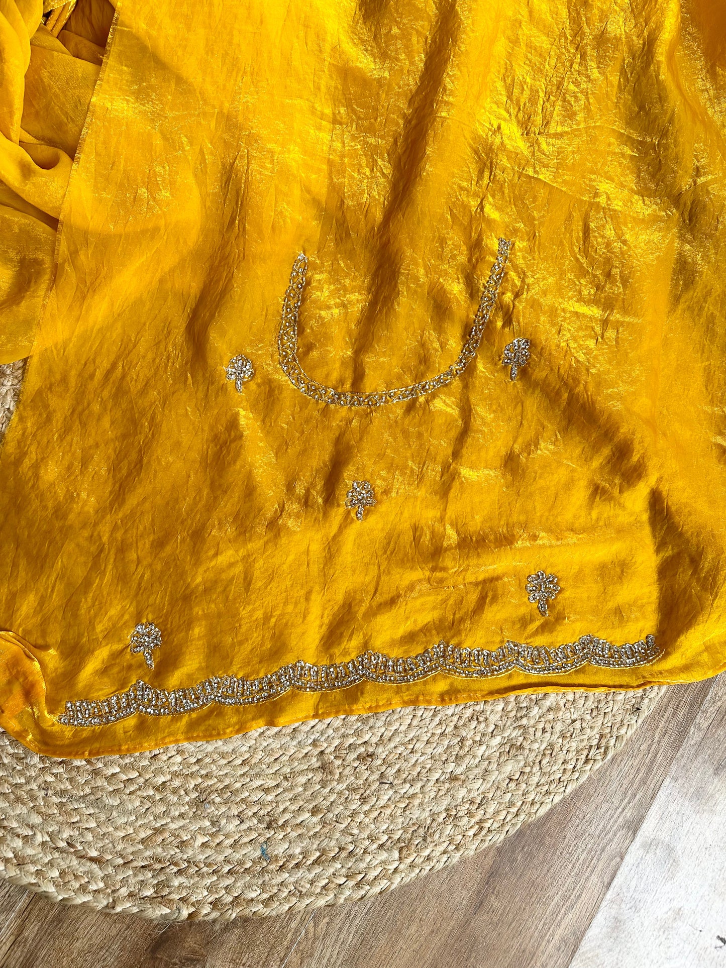 Mahi Party Wear Tissue Saree