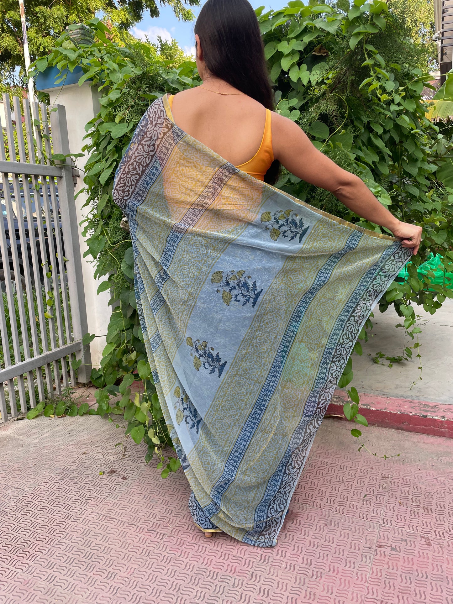 Dahlia Flowy Chiffon Saree